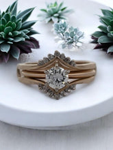 Load image into Gallery viewer, 14K Yellow Gold Consigment Wedding set