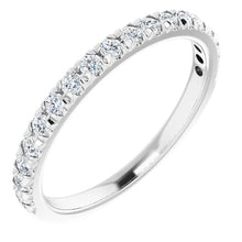 Load image into Gallery viewer, 14K .40Ctw Diamond Band
