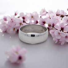 Load image into Gallery viewer, 14kw Gold Band

