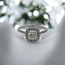 Load image into Gallery viewer, 14kw 1ctw Princess Cut Halo Engagement Ring
